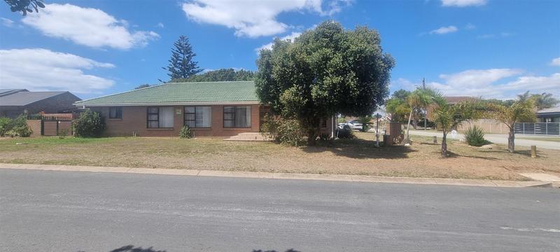 4 Bedroom Property for Sale in Fraaiuitsig Western Cape